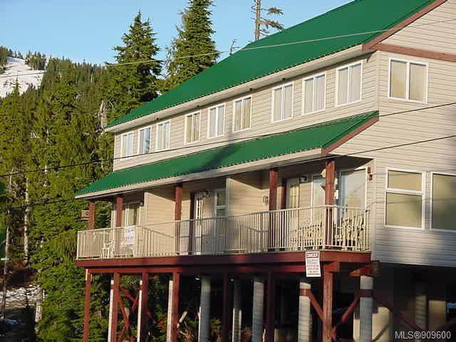 699 Castle Crag Cres - Photo 1
