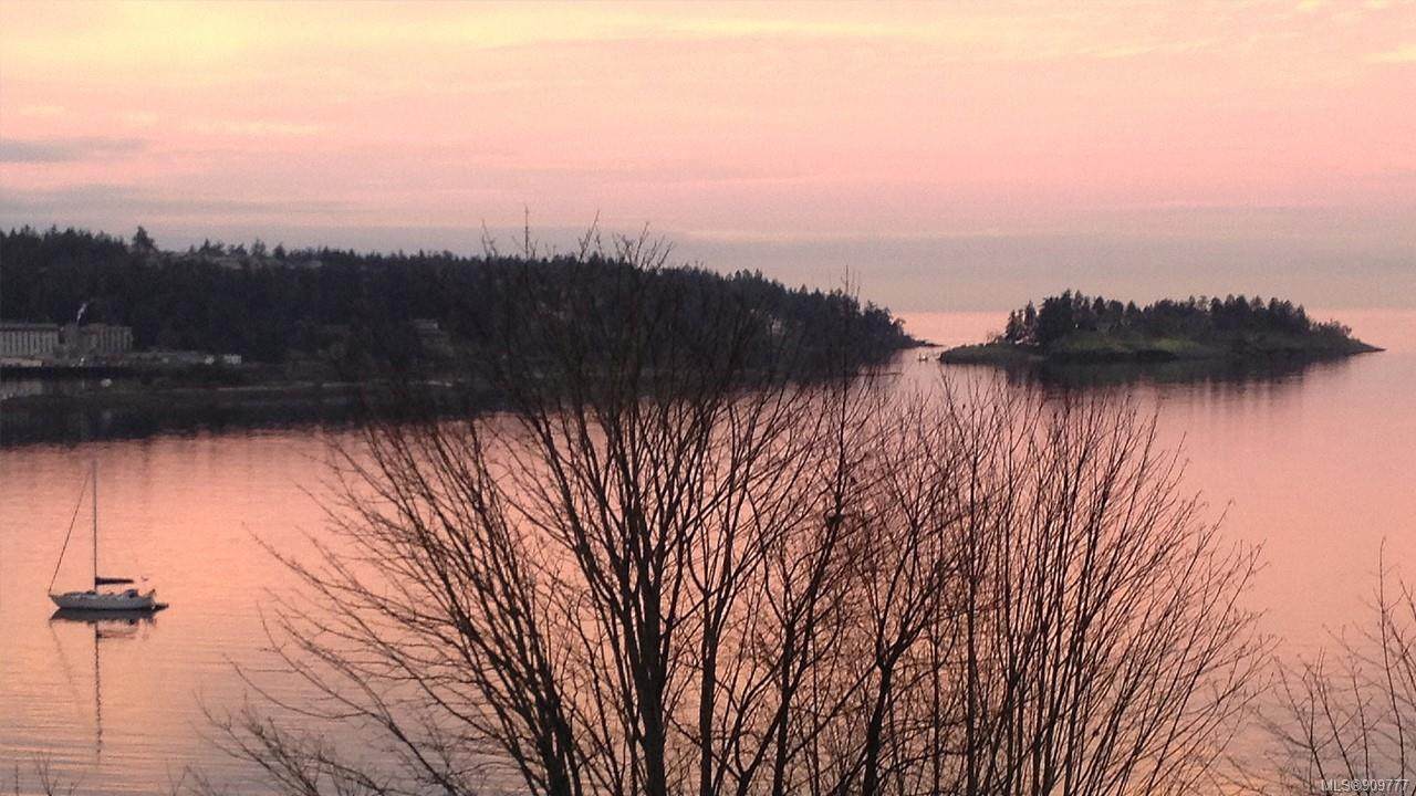 2560 Departure Bay Rd - Photo 1