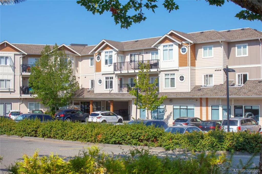 7088 West Saanich Rd - Photo 1