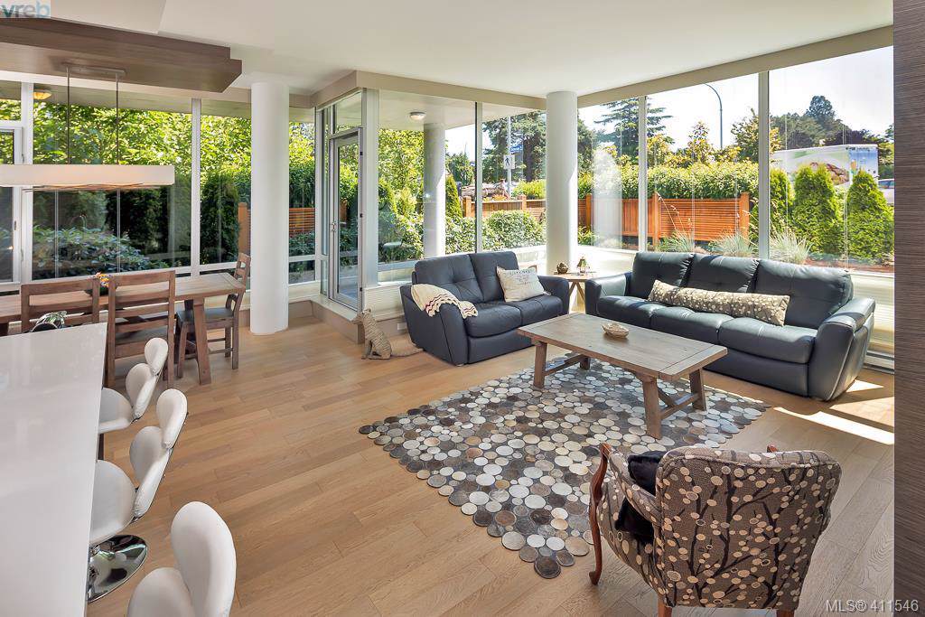 200 Douglas St - Photo 1