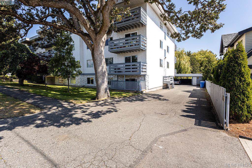 859 Carrie St - Photo 1