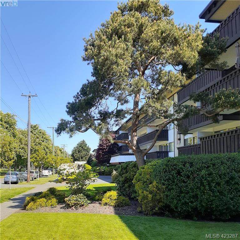 964 Heywood Ave - Photo 1