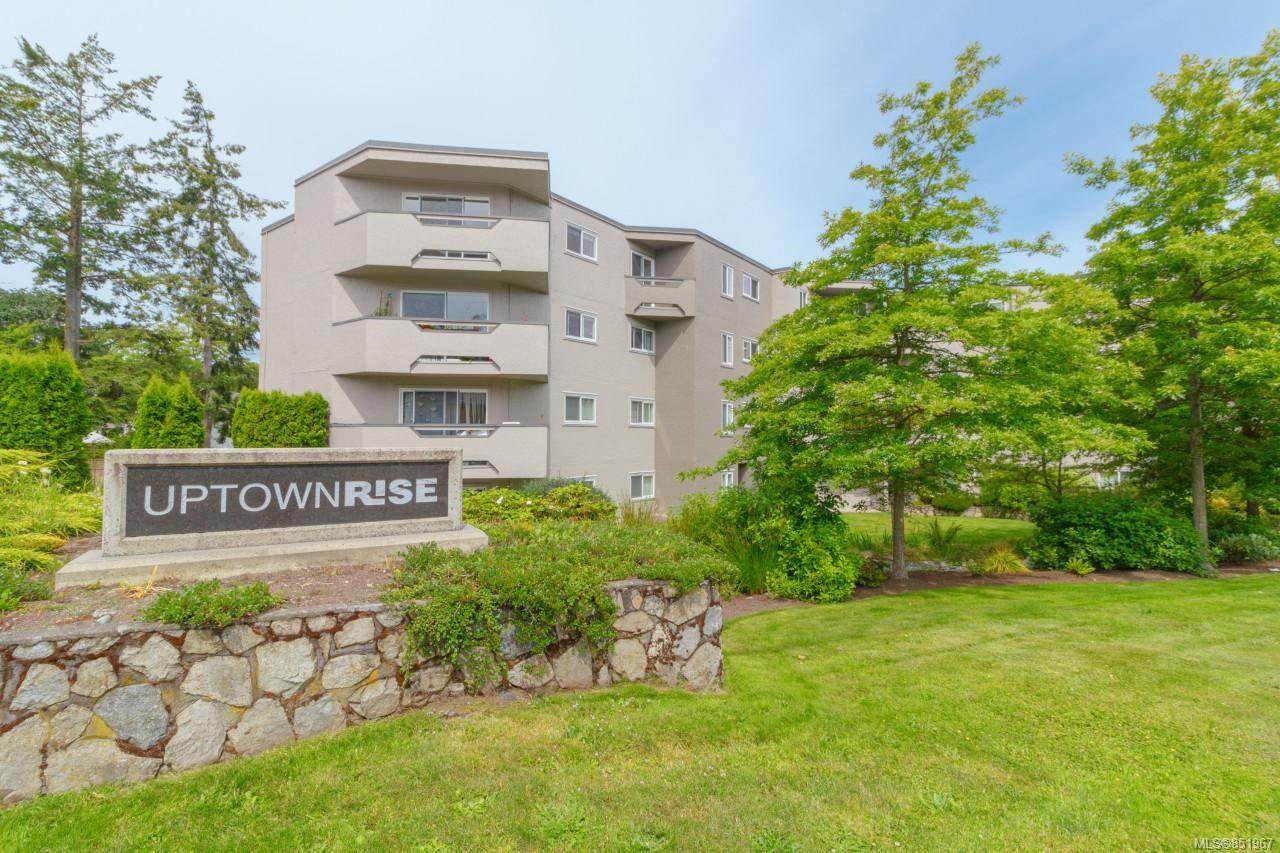 3800 Quadra St - Photo 1