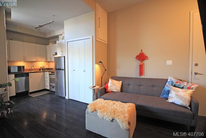 1121 Fort St - Photo 1