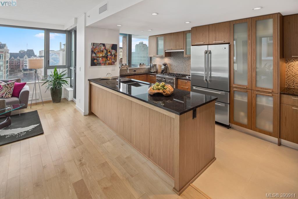 608 Broughton St - Photo 1