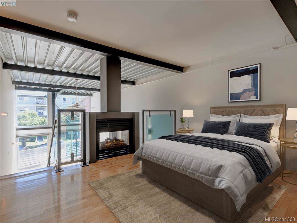 1030 Meares St - Photo 1