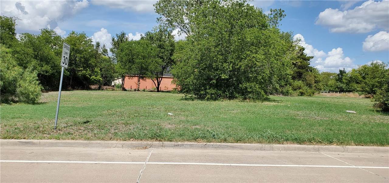 3126 12th Street - Photo 1
