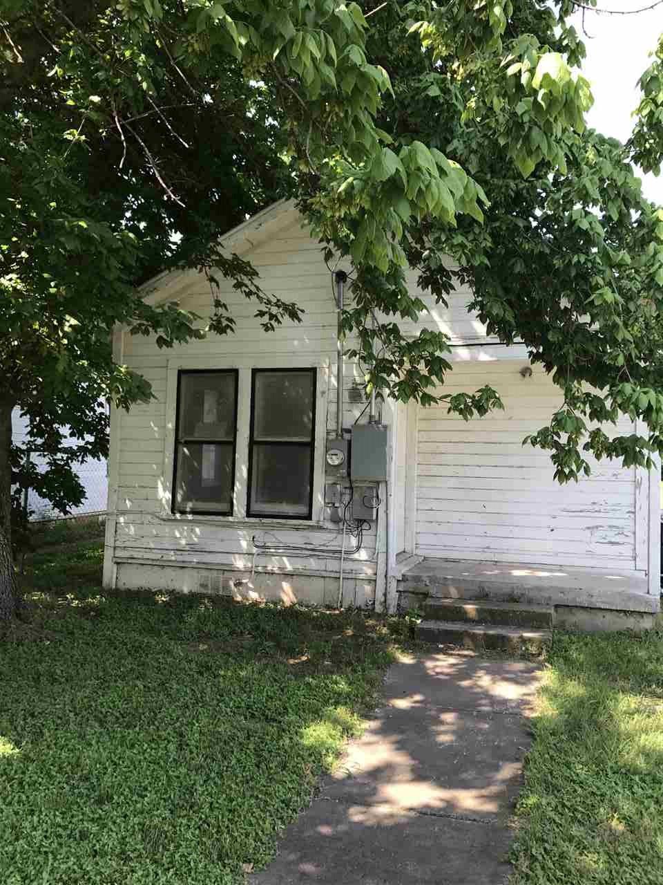 2427 9TH - Photo 1