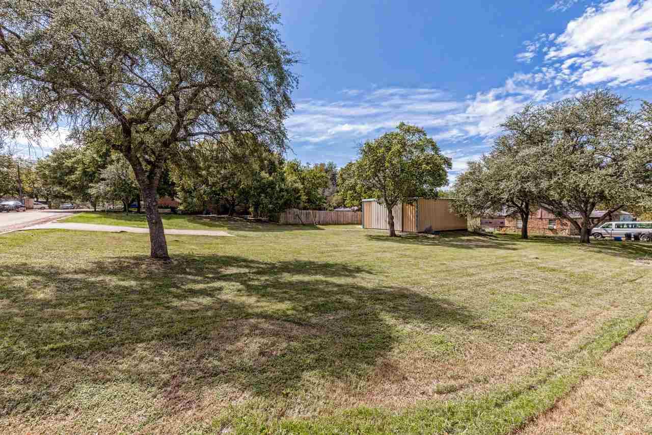 1402 Ave F - Photo 1
