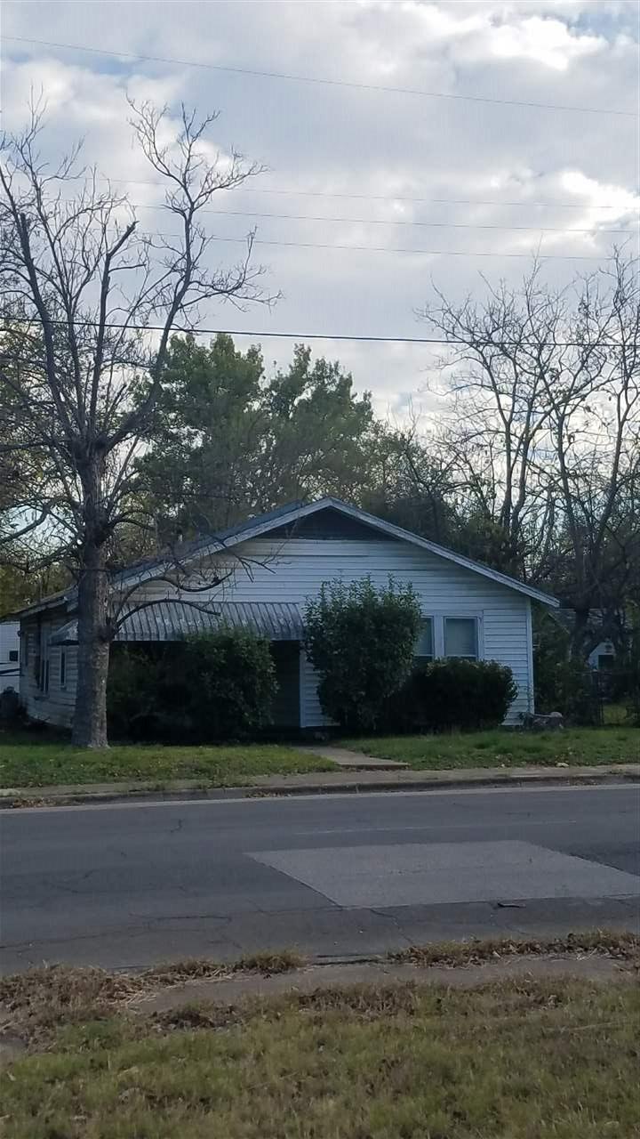 2200 Lyle Ave - Photo 1