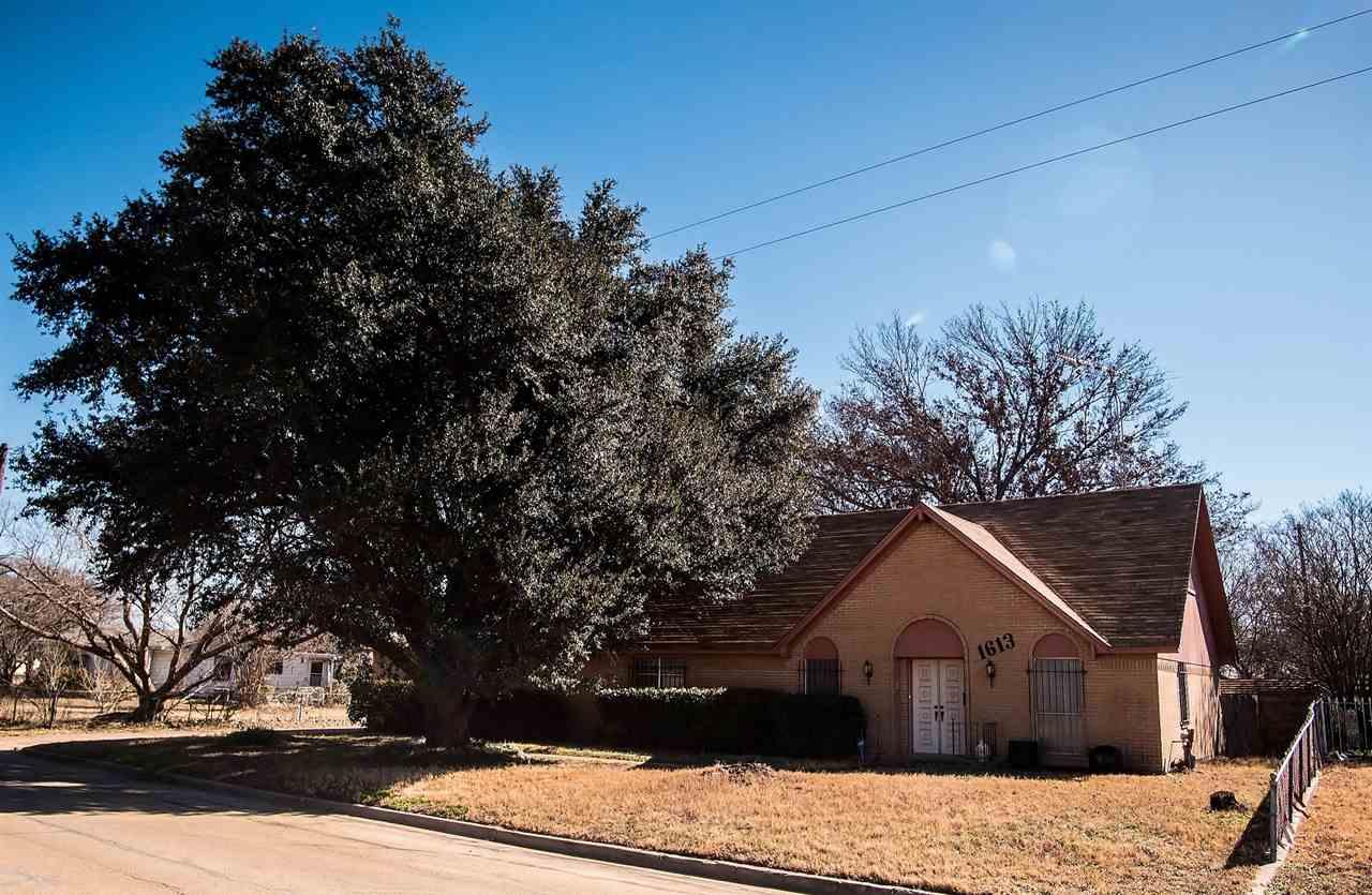 1613 Evans Drive - Photo 1