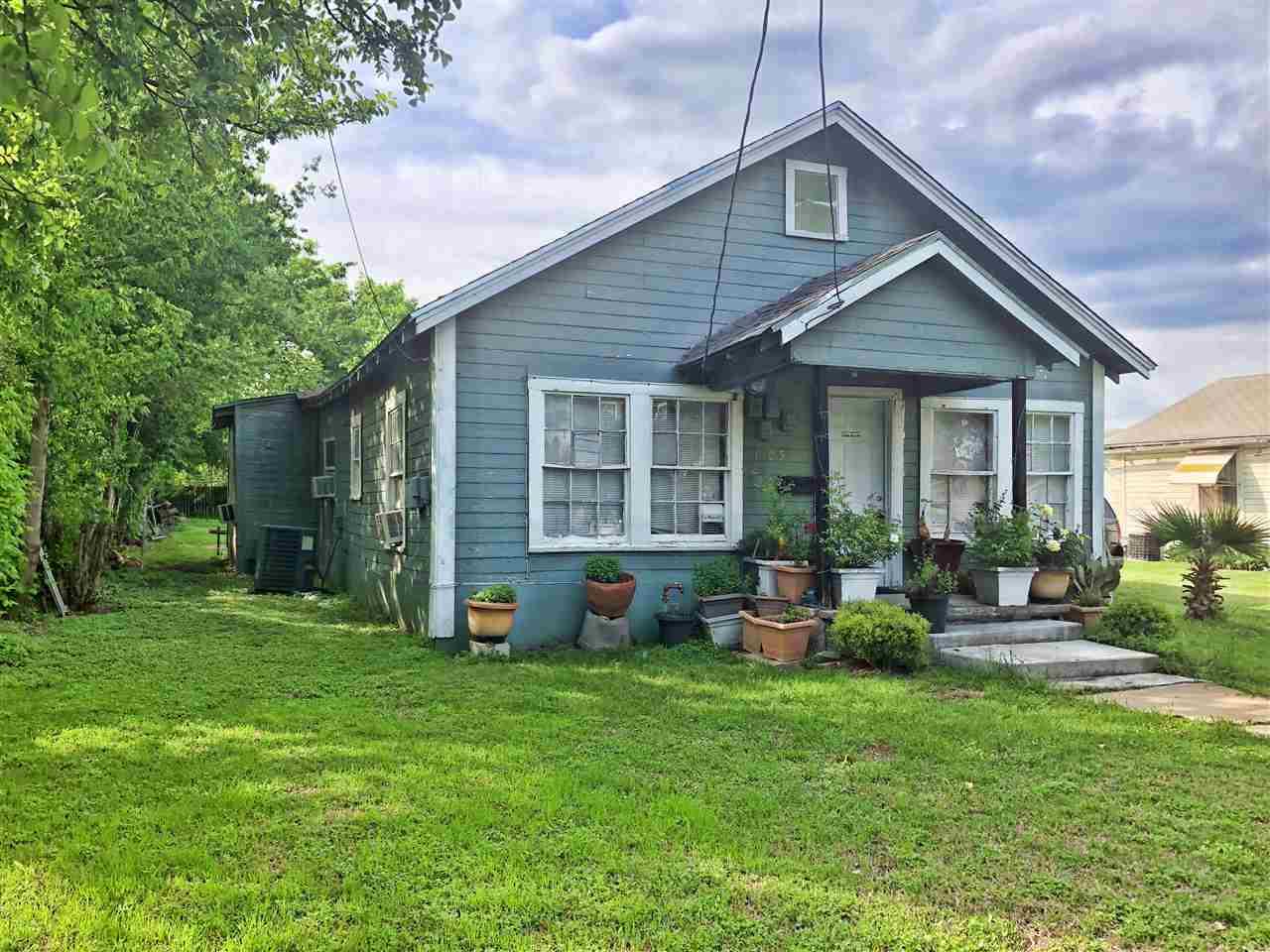 1705 Wood Avenue - Photo 1