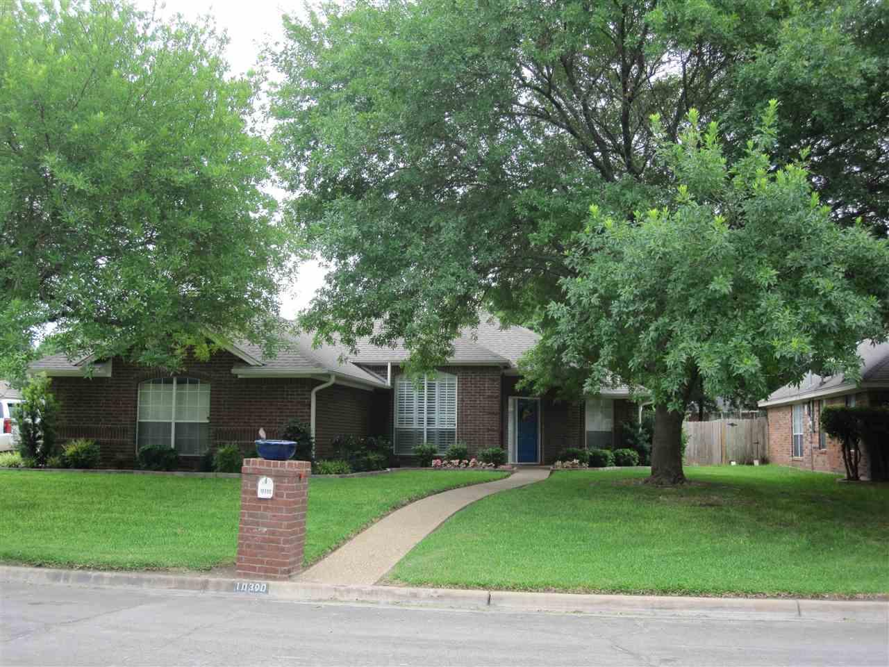 10300 Apache Dr - Photo 1