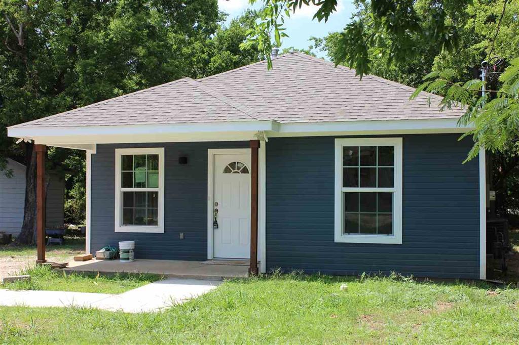 210 Hall Street - Photo 1
