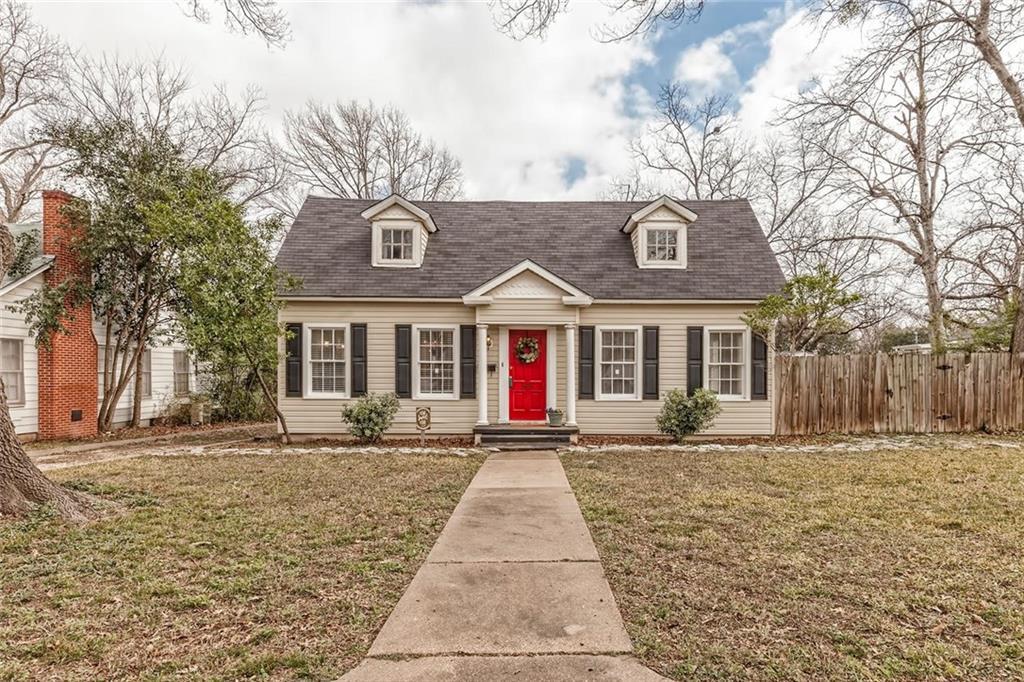 605 30th Street - Photo 1