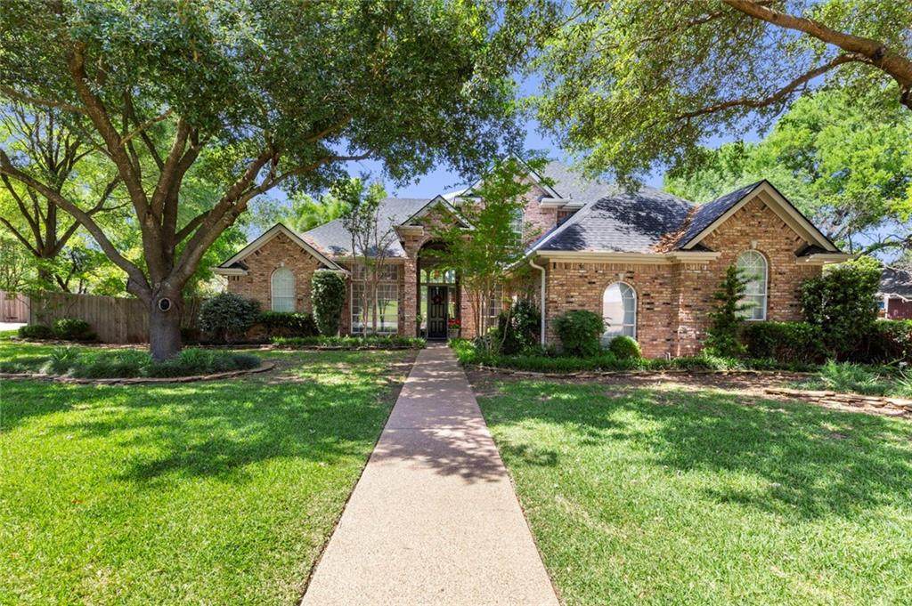 8011 Ridge Point Drive - Photo 1