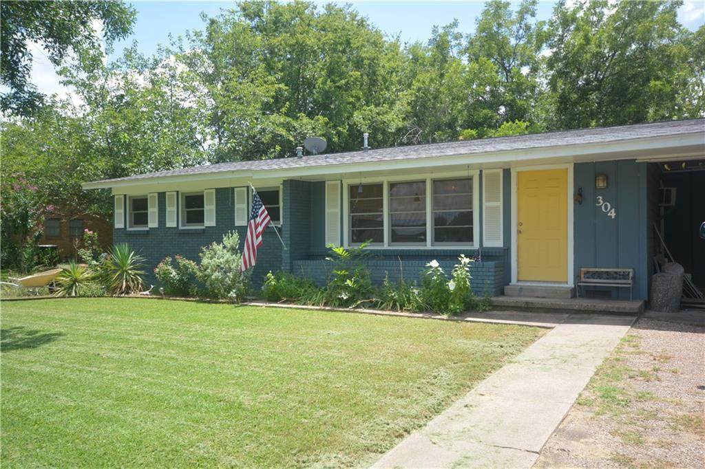 304 Avenue F - Photo 1