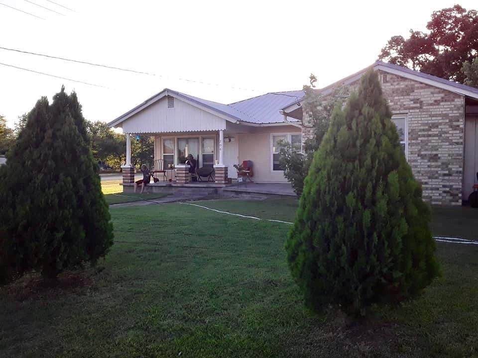 210 Ave C - Photo 1