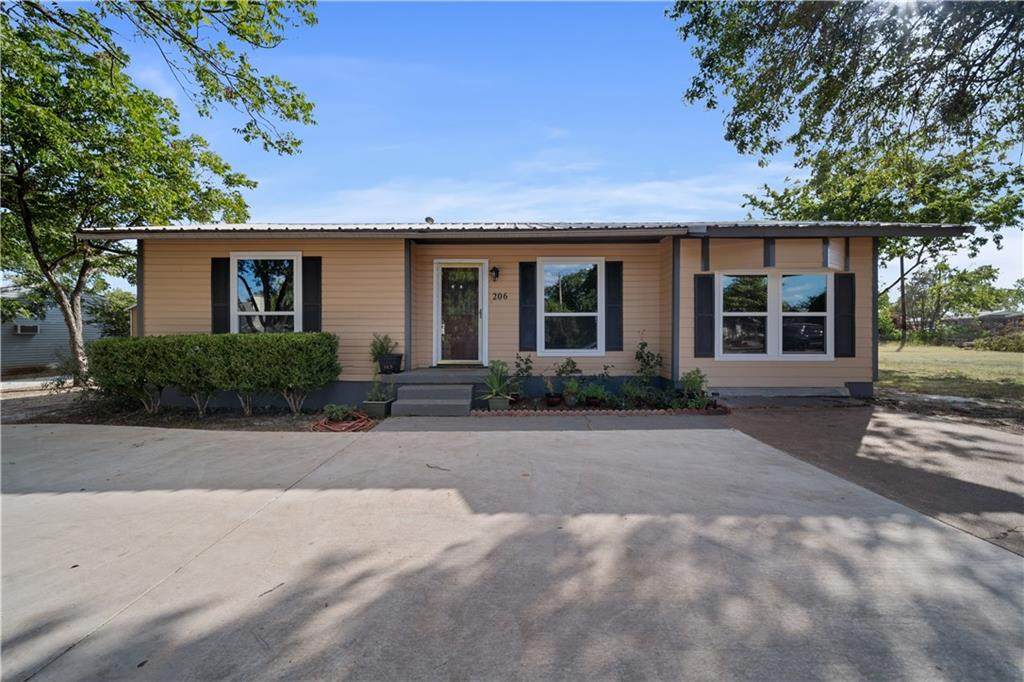 206 Tyler Street - Photo 1