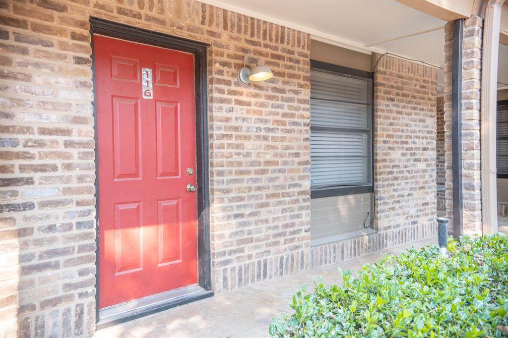 1421 12th Street - Photo 1
