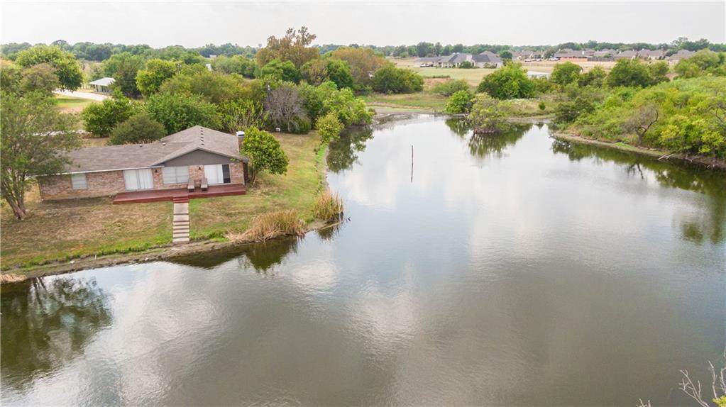 606 Robinson Drive - Photo 1