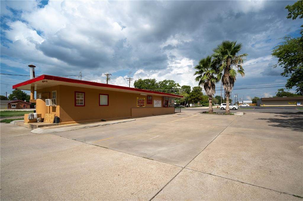 1001 Main Street - Photo 1