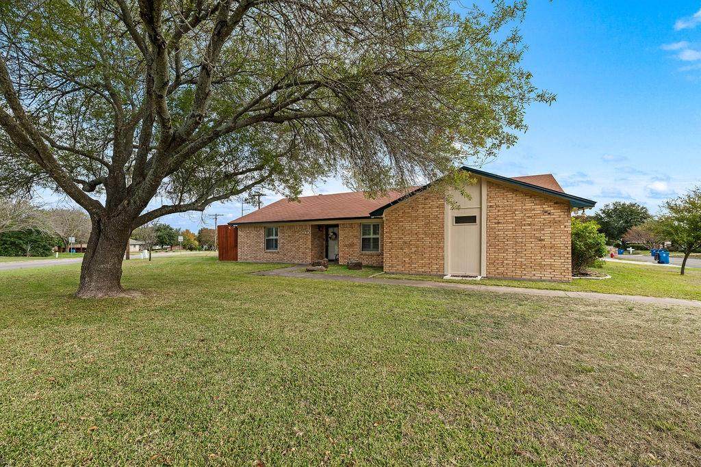 100 Hillside Drive - Photo 1