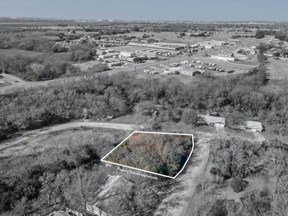 000 Andrews Drive - Photo 1