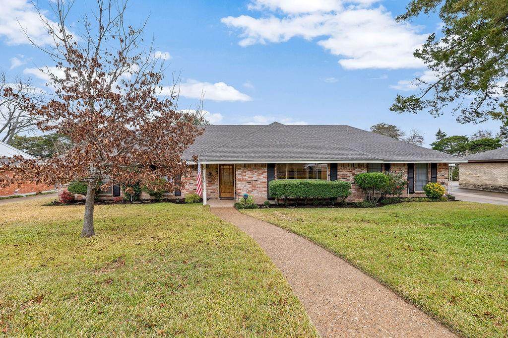 927 Deer Ridge Drive - Photo 1