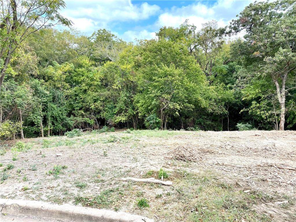 844 White Oak Drive - Photo 1