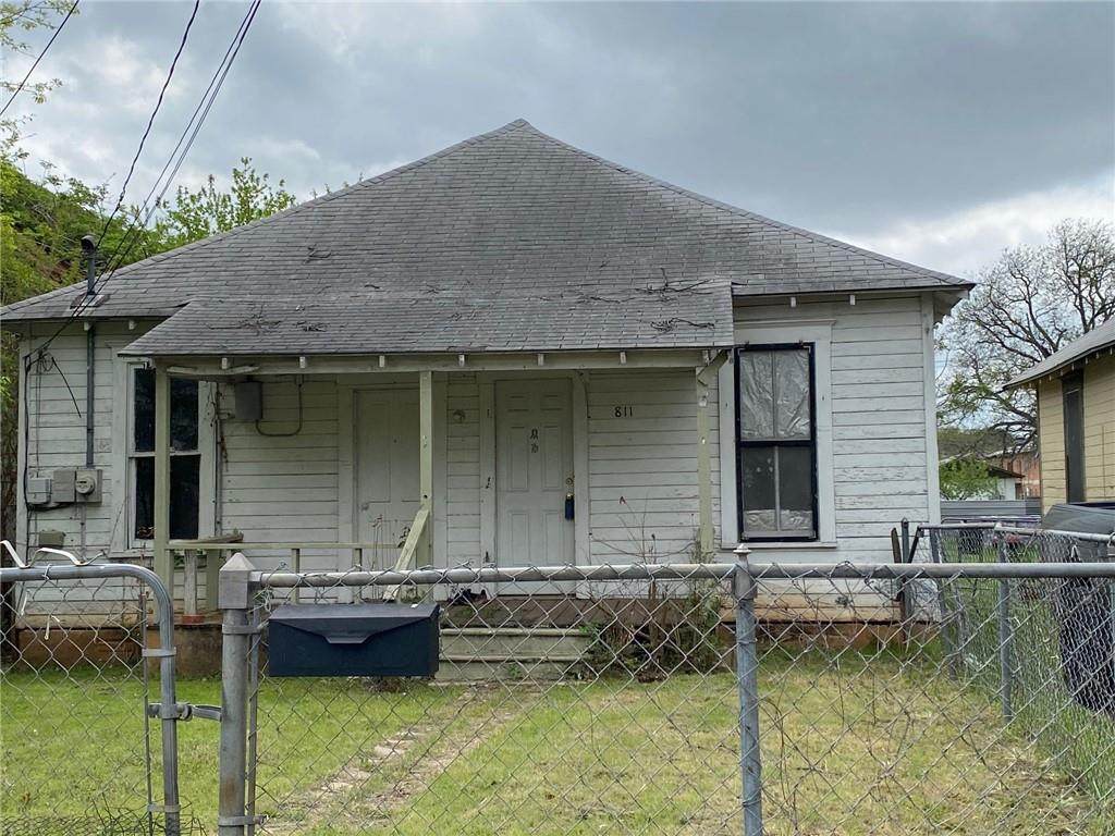 811 10th Street - Photo 1