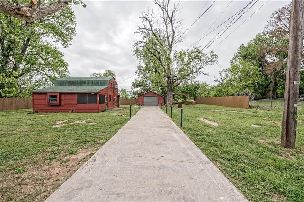 605 Moonlight Drive - Photo 1