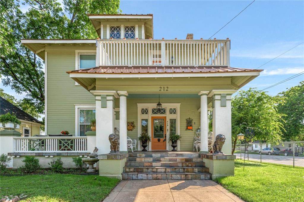 212 Dallas Street - Photo 1