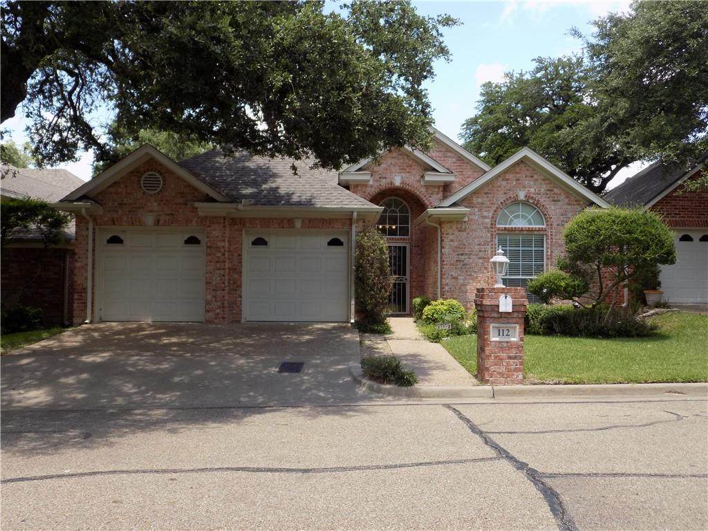 112 Wellington Drive - Photo 1