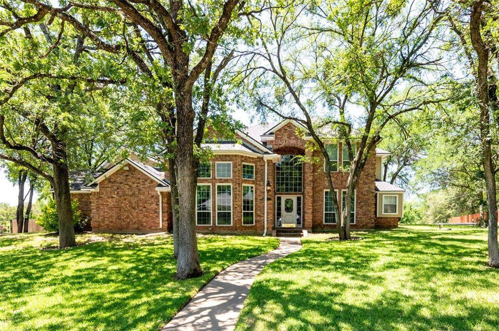 100 Lost Oaks Drive - Photo 1