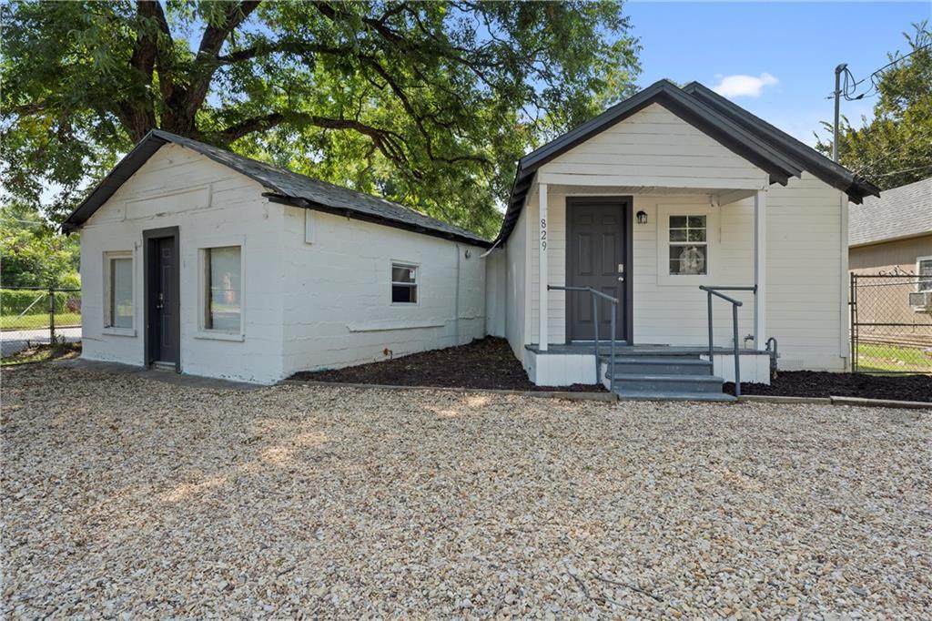 829 Earle Avenue - Photo 1