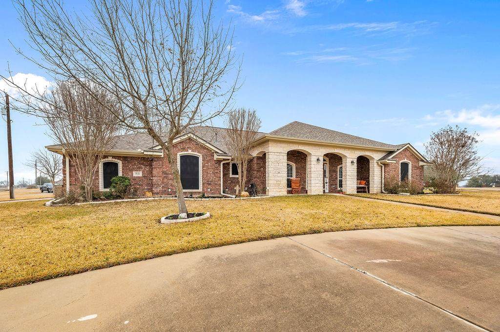 304 River Ridge Drive - Photo 1