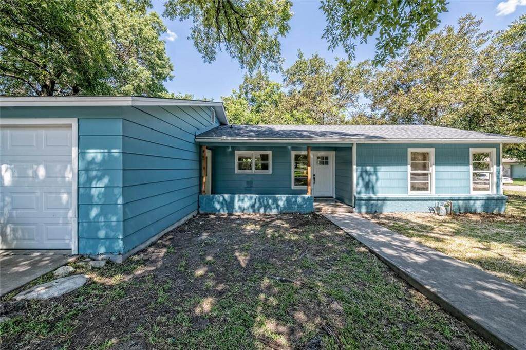 301 Avenue Q - Photo 1