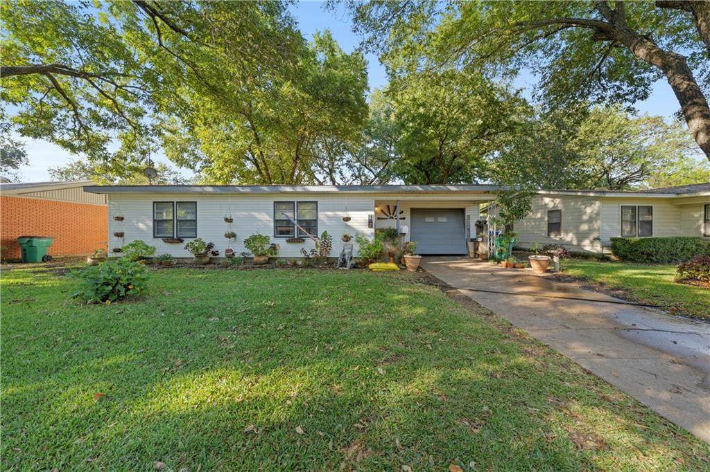137 Bowie Street - Photo 1