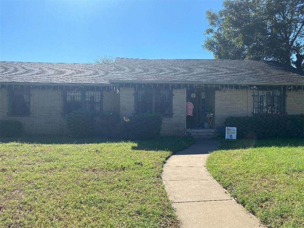625 Carver Street - Photo 1
