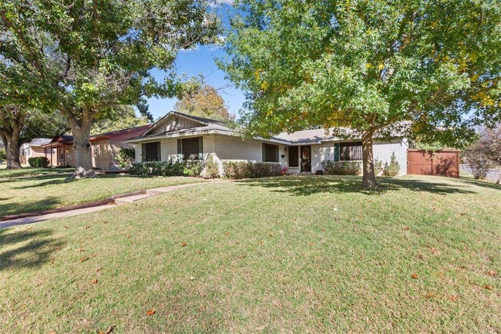 901 Melrose Drive - Photo 1