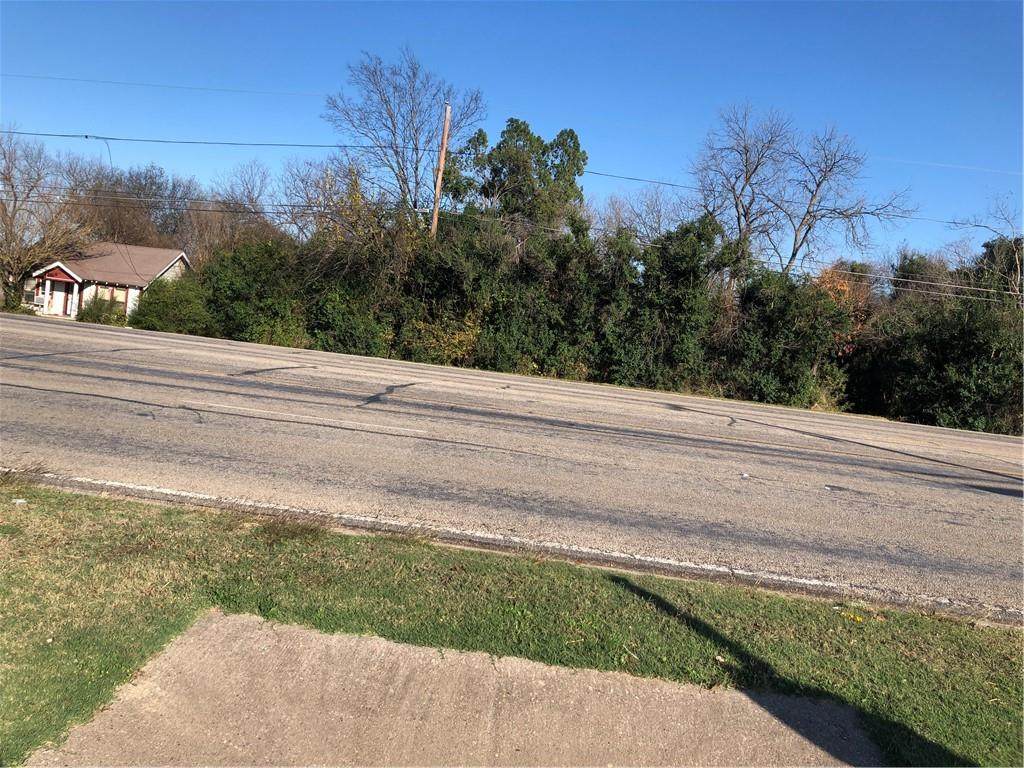3000-3008 Robinson Drive - Photo 1