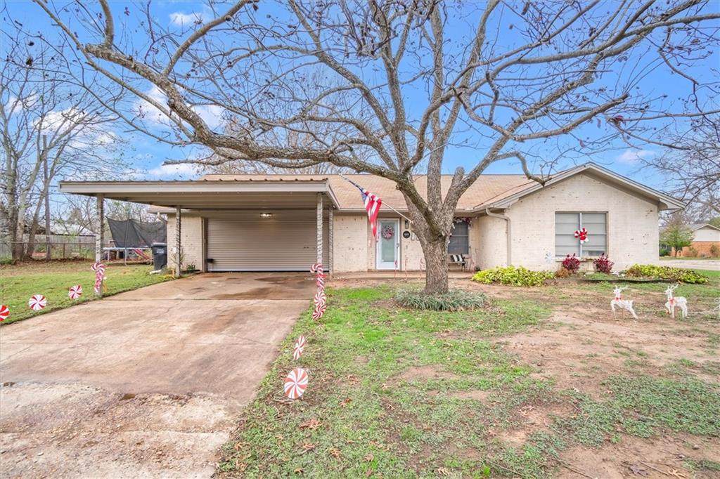 400 Webb Avenue - Photo 1