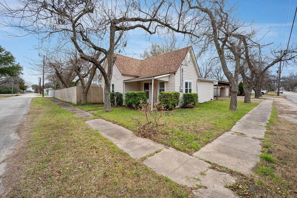 311 Mesquite Street - Photo 1