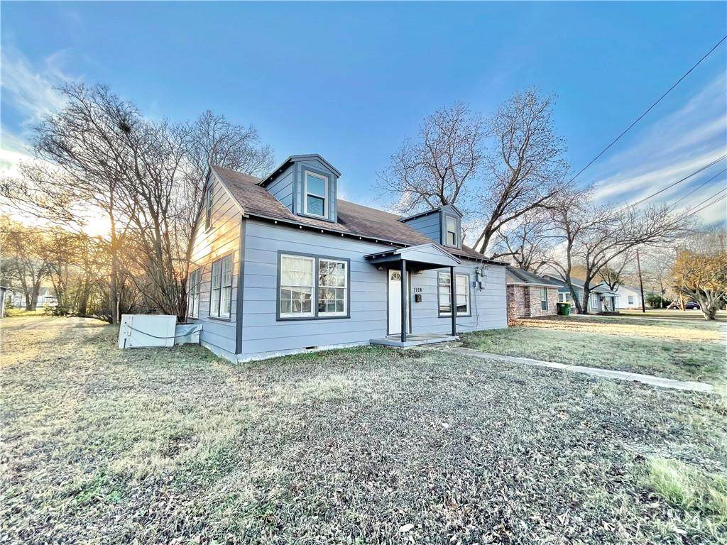 1124 La Vega Street - Photo 1