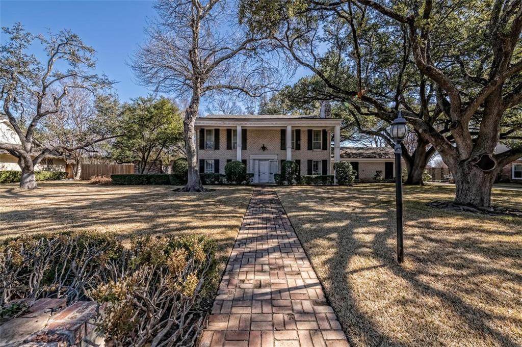 5300 Lake Jackson Street - Photo 1