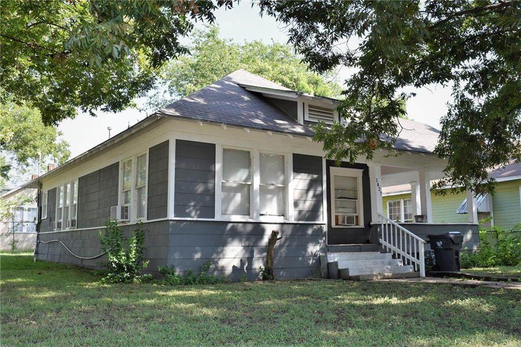 1827 Proctor Avenue - Photo 1