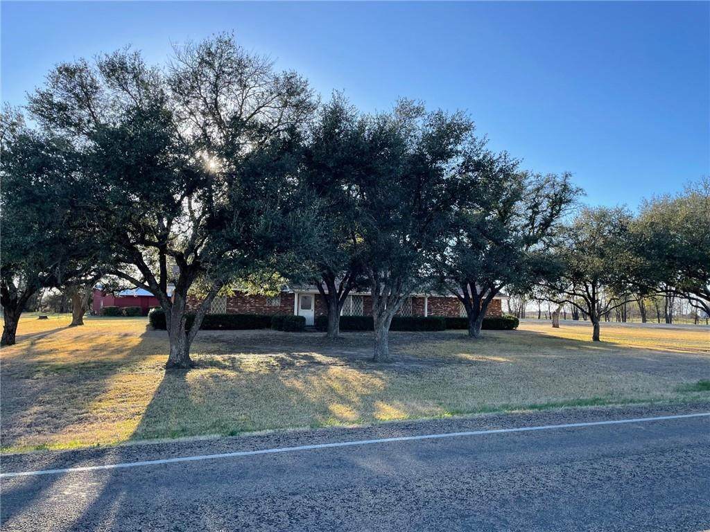 862 Fm 3119 - Photo 1