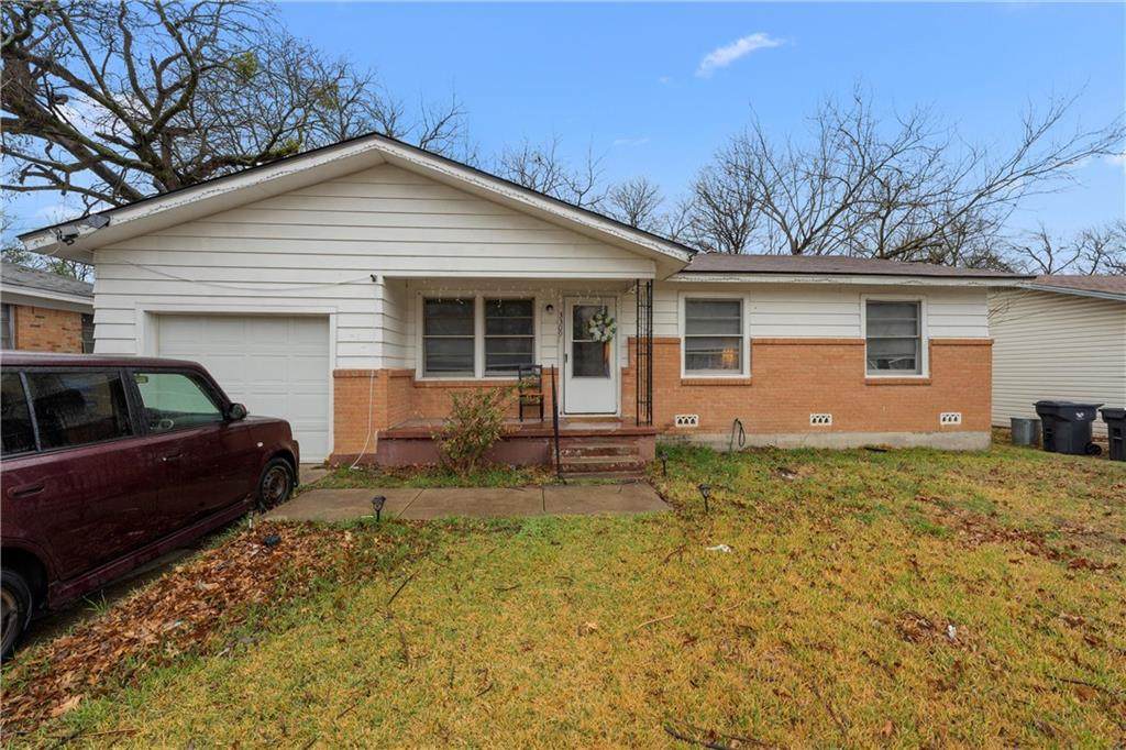 3309 Cloverleaf Drive - Photo 1