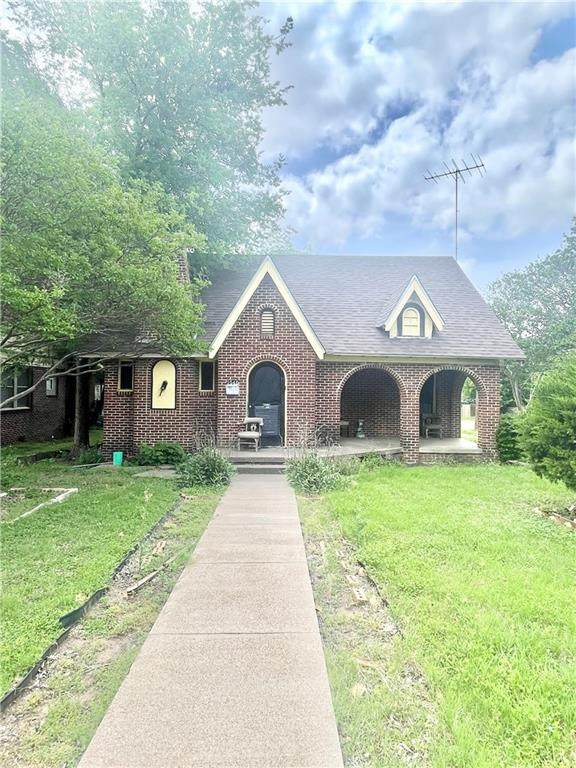 1540 Proctor Avenue - Photo 1